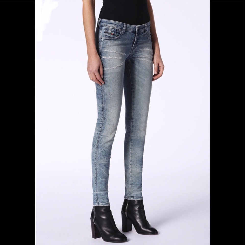 DIESEL Super Slim Skinny Low Rise 24x32 “Gracey”